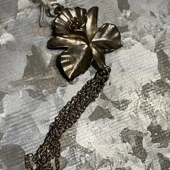 Vintage Silver Floral Pendant - Picture 5 of 5